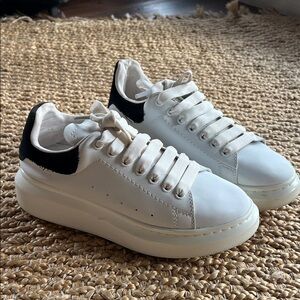 Alexander McQueen Women's Oversized Sneaker in White/Black Sz 39